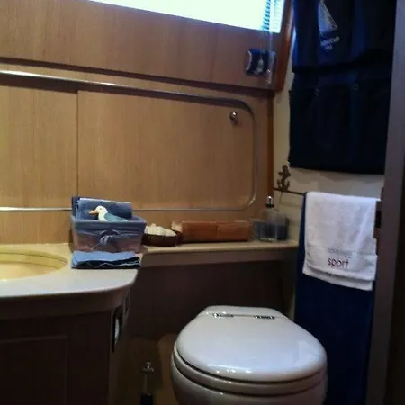 Botel Corvette Bed&boat Brindisi