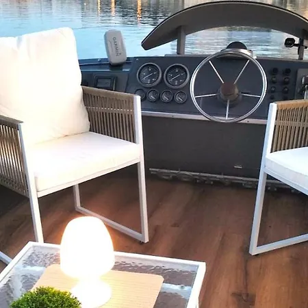 Corvette Bed&boat Botel Brindisi