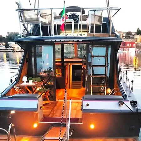 Corvette Bed&boat Botel Brindisi