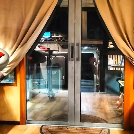 بوتيل Corvette Bed&boat برينديسي
