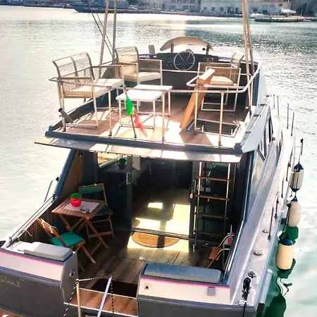 Corvette Bed&boat * برينديسي