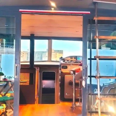 Corvette Bed&boat Botel